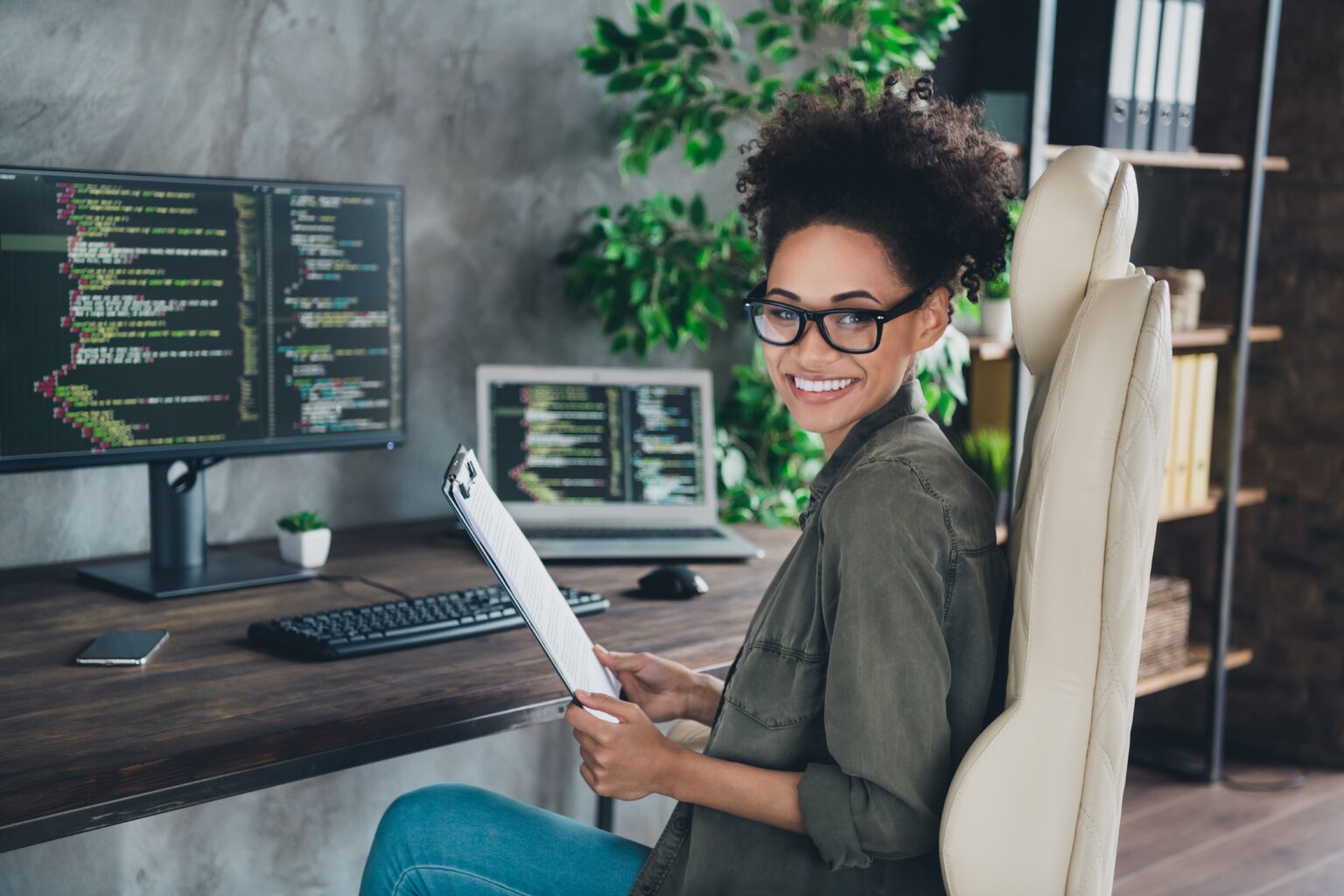 Photo,Of,Lady,Editor,Sit,Desk,Hold,Check,List,Support